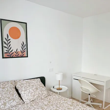 Cozy Paris Gateway Groups With Free Parking Apartment