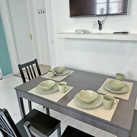 Cozy Paris Gateway Groups With Free Parking Apartment