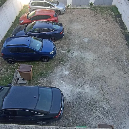 Cozy Paris Gateway Groups With Free Parking Apartment